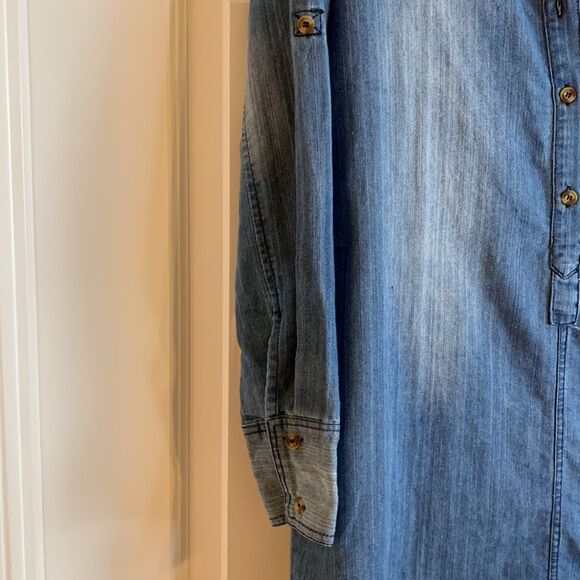 Papermoon size small denim long sleeve dress. No belt included - Picture 2 of 7